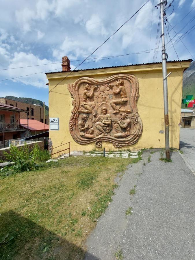Lost Inn Kazbegi Hostel Stepantsminda Exterior foto