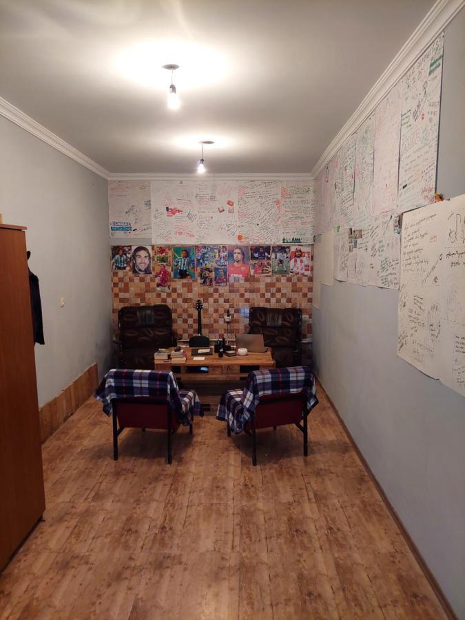 Lost Inn Kazbegi Hostel Stepantsminda Exterior foto